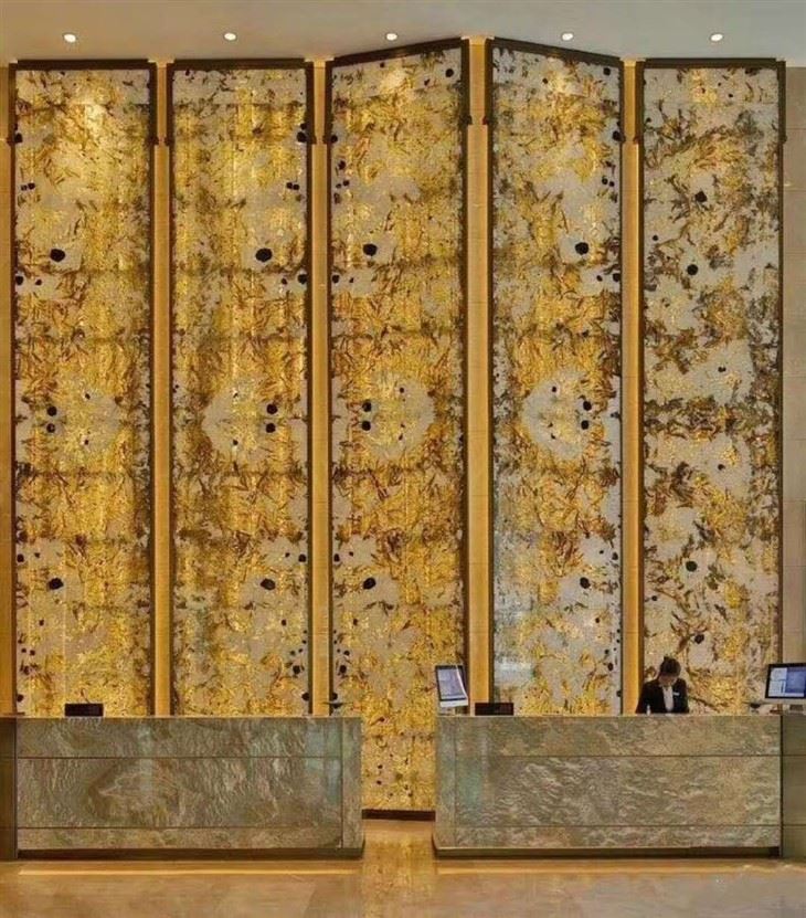 Backlit Cristallo Quartzite